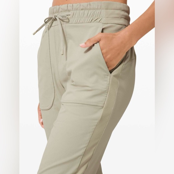 NWOT Lululemon Beyond the Studio Jogger Light Sage - Picture 5 of 12